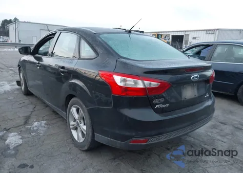2014 Ford Focus Se z USA, uszkodzony, nr VIN 1FADP3F24EL447448